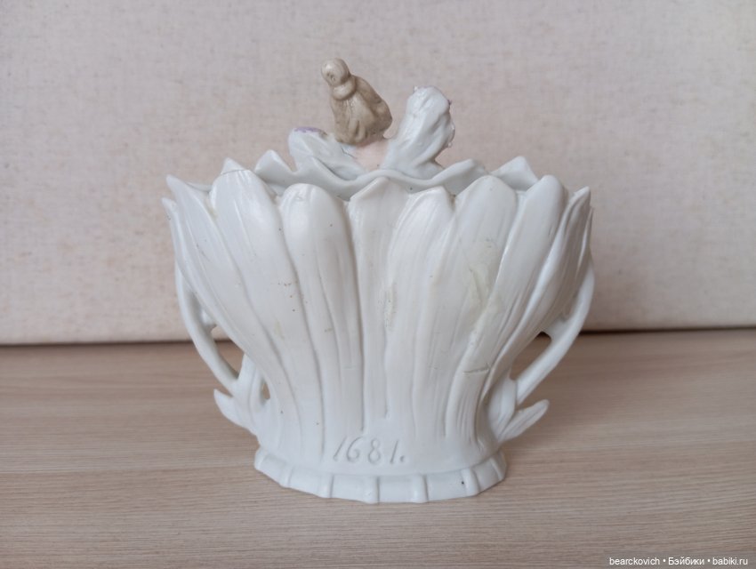 Антикварная фарфоровая миниатюрная вазочка (Германия) (фото 3)