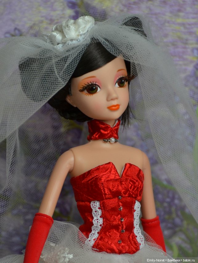 Соня Роуз Kurhn невеста в красном (фото 3)