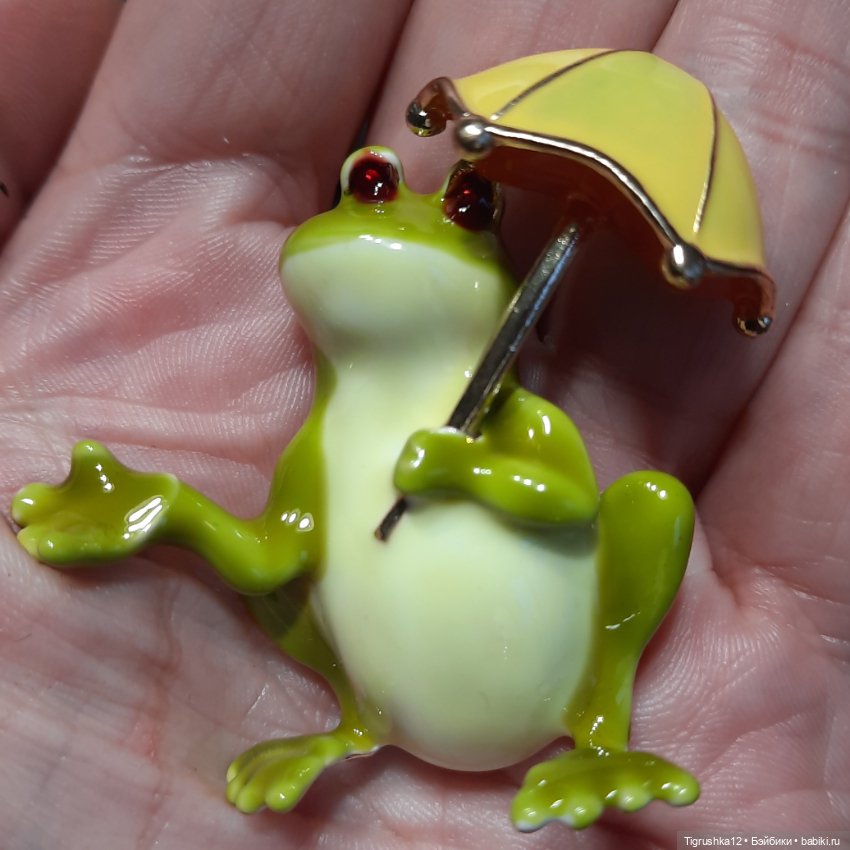 Брошь лягушка с зонтиком — Украшения и очки для кукол (фото 2)