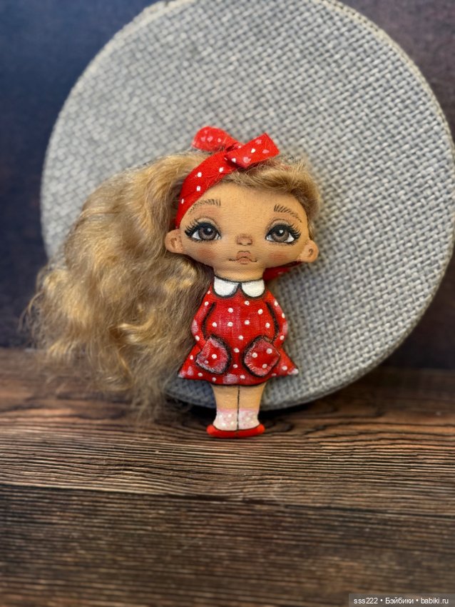 Текстильная кукла-брошь Юлии Подколозиной Tilipul&Trilipul