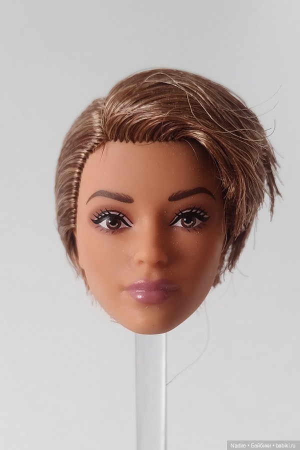 Голова Барби Лукс Виктория с короткой стрижкой (Barbie Looks № 22)