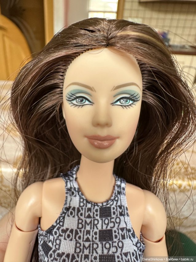Barbie birthstone Маки бриллиант апрель на высоком теле мтм