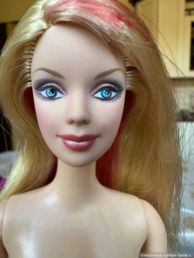 Barbie топ-модель Маки — Игровые куклы
