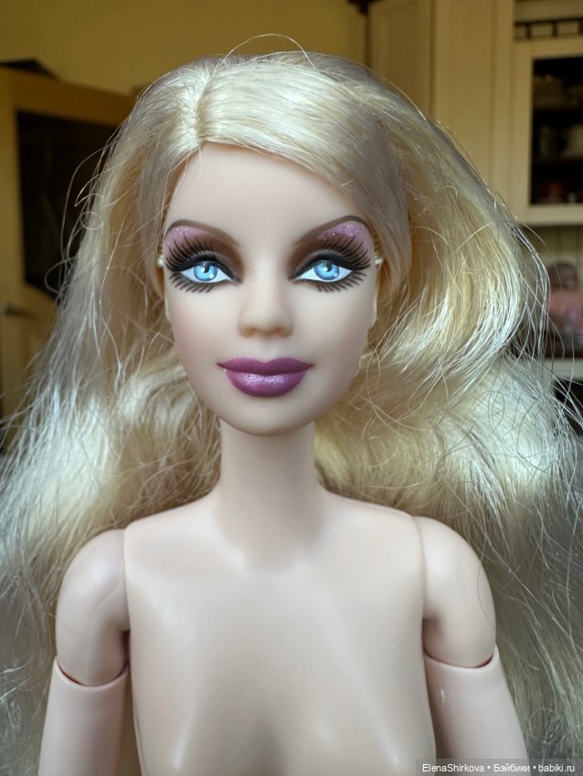 Barbie holiday 2009 на высоком теле мтм (фото 7)
