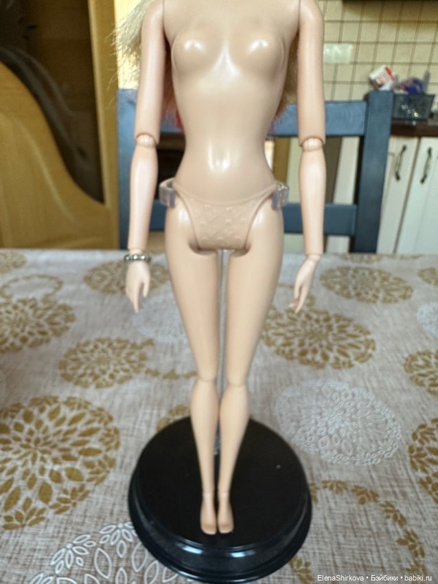 Barbie топ-модель Маки — Игровые куклы (фото 2)