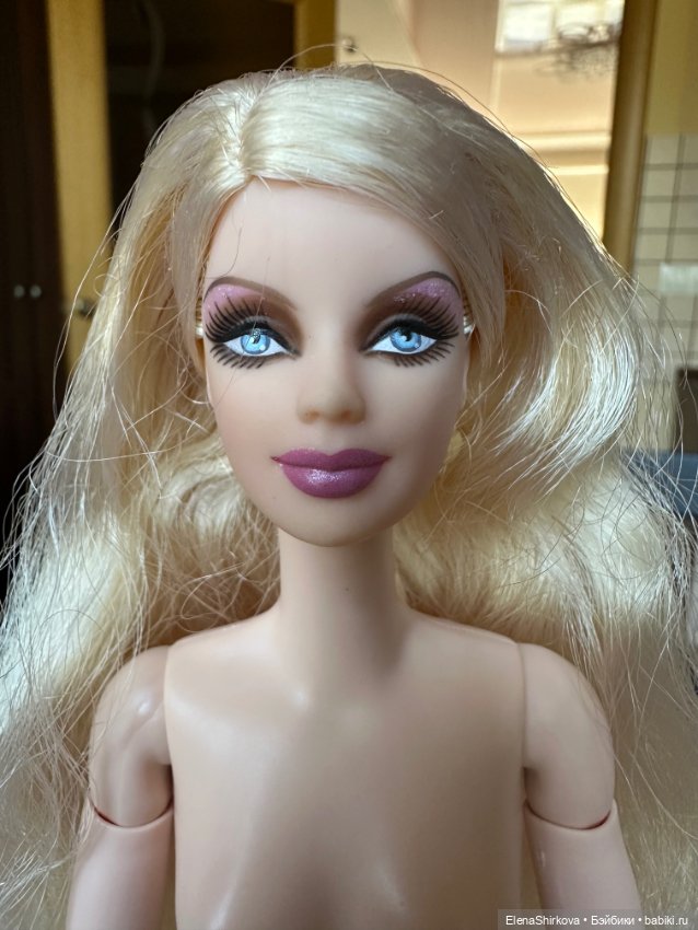 Barbie holiday 2009 на высоком теле мтм (фото 3)