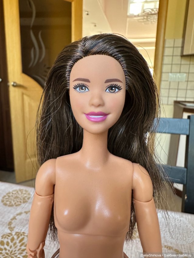 Barbie из набора с кроватью на высоком теле мтм (фото 3)