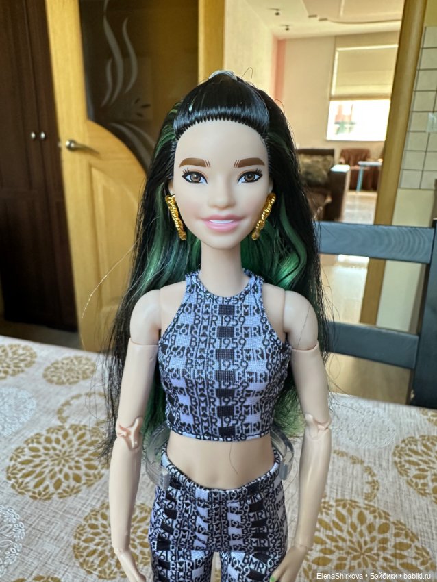 Barbie Fashionistas 110 на высоком теле мтм (фото 2)