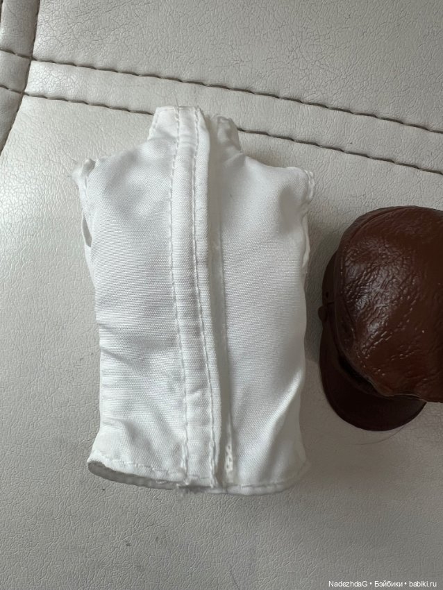 2 Аутфит Барби Бесси Колман