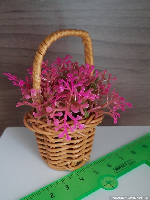 Корзинка с цветами — Миниатюра для кукол (фото 2)