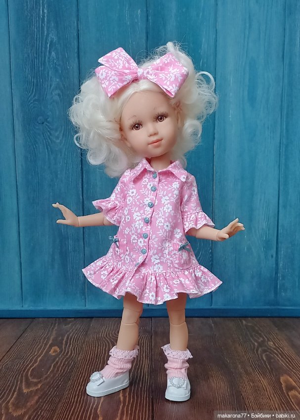 Платье-рубашка для кукол Паола Рейна 32 см, цвет розовый/принт (фото 2)