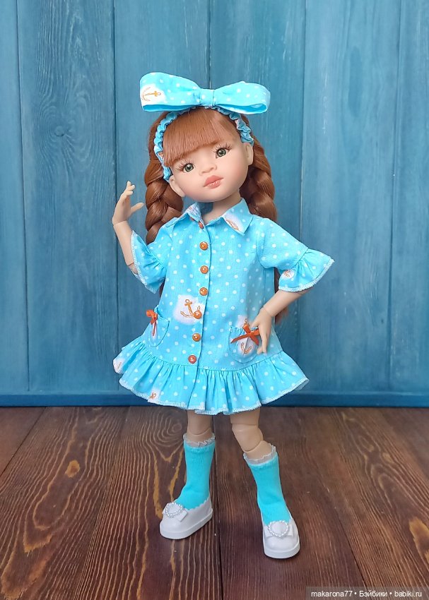 Платье-рубашка для кукол Паола Рейна 32 см, цвет голубой/принт (фото 2)