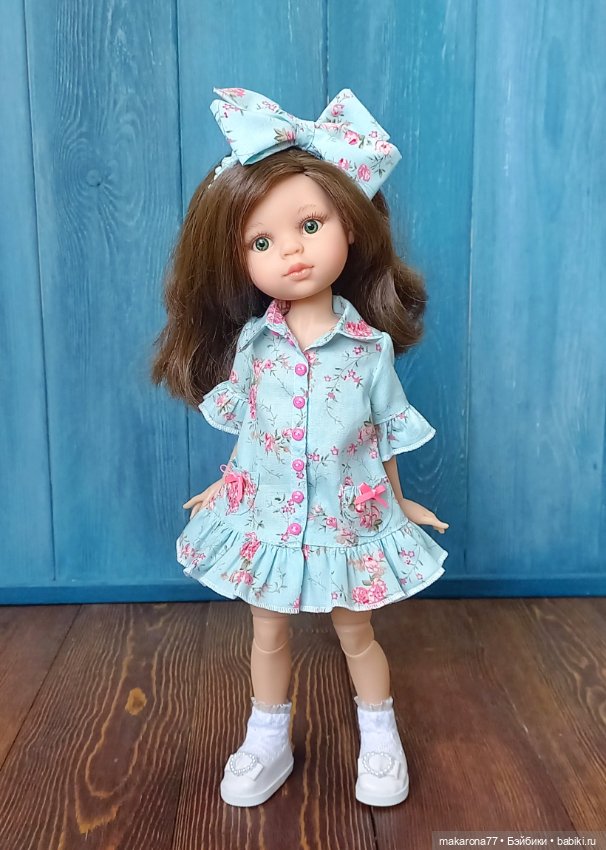 Платье-рубашка для кукол Паола Рейна 32 см, цвет голубой/принт (фото 2)
