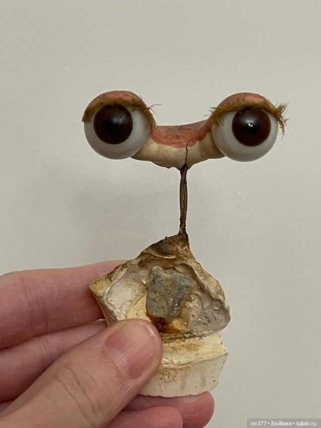 Антикварные стеклянные глаза на рокере