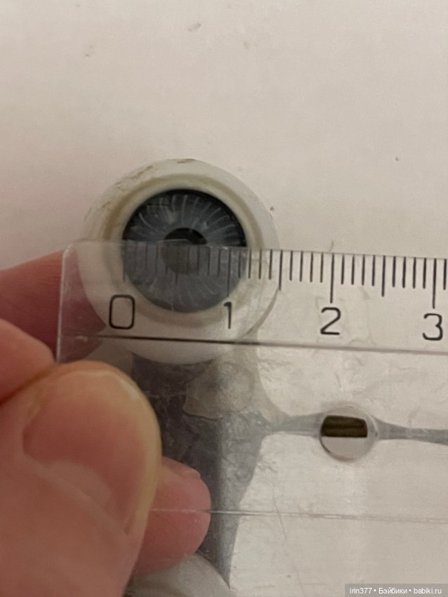 Большие антикварные глаза на рокере