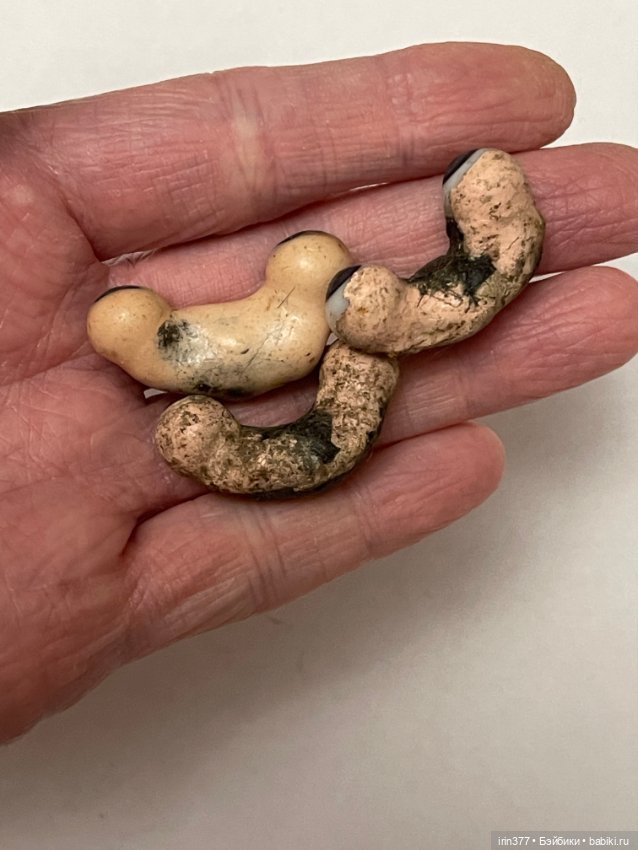 Маленькие стеклянные глазки на рокере для антикварной куклы (фото 3)