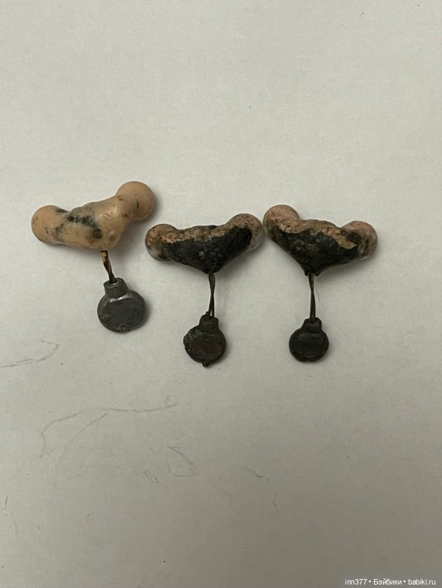 Маленькие стеклянные глазки на рокере для антикварной куклы (фото 2)