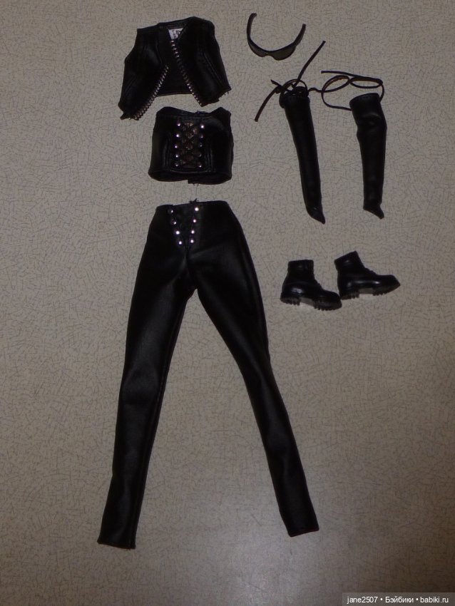 Полный аутфит коллекционной Барби Barbie Aaliyah новый