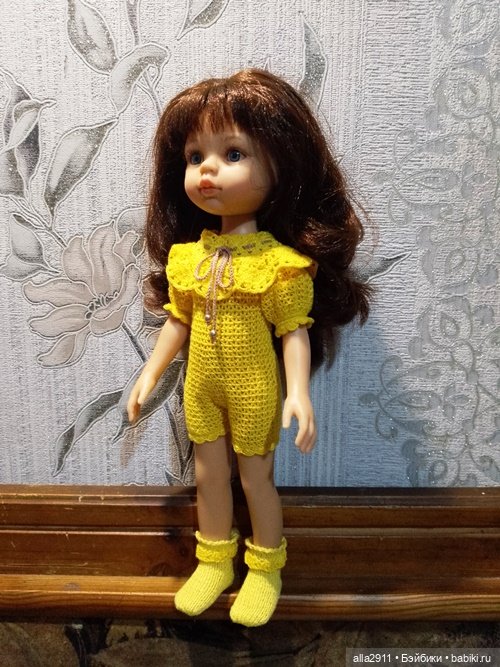 Наряд для Паолочки и идентичных с ней кукол