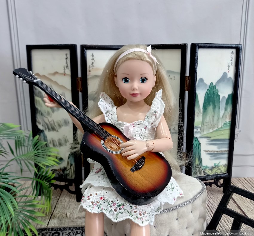 Гитара акустическая — Миниатюра для кукол (фото 2)