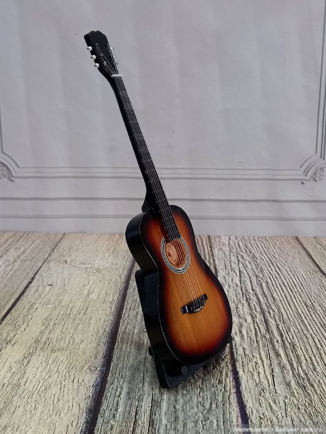 Гитара акустическая — Миниатюра для кукол (фото 5)