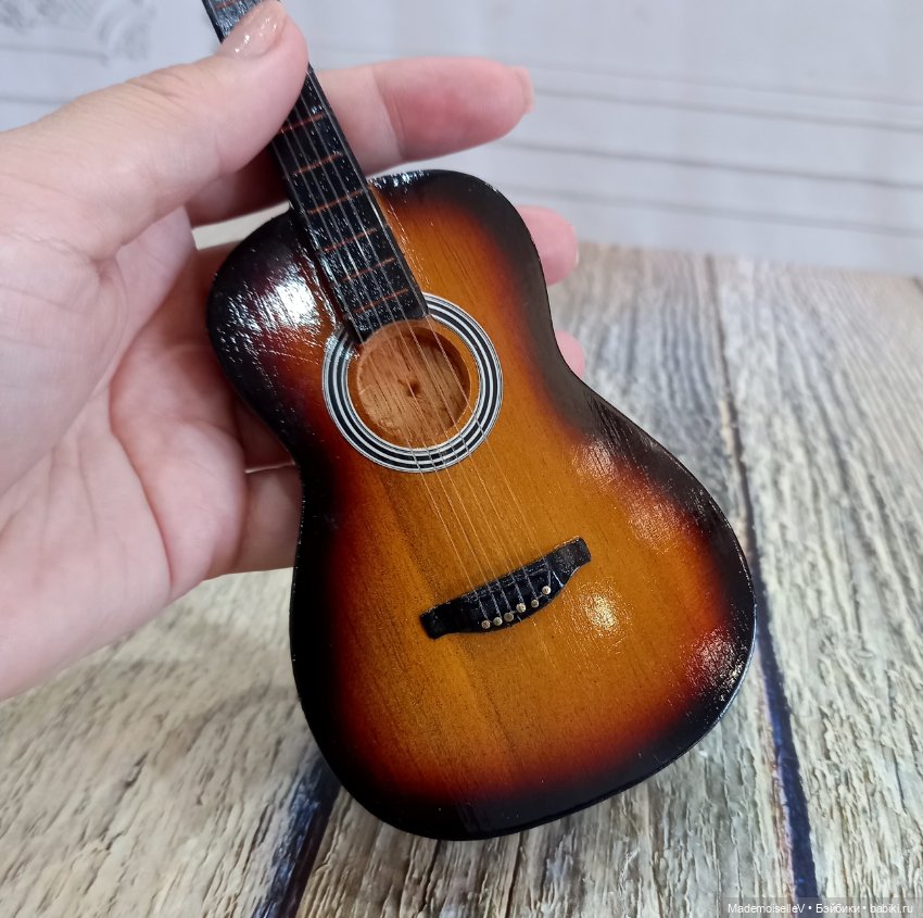 Гитара акустическая — Миниатюра для кукол (фото 9)