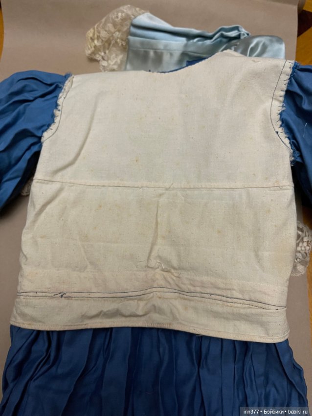 Наряд для большой антикварной куклы или в коллекцию