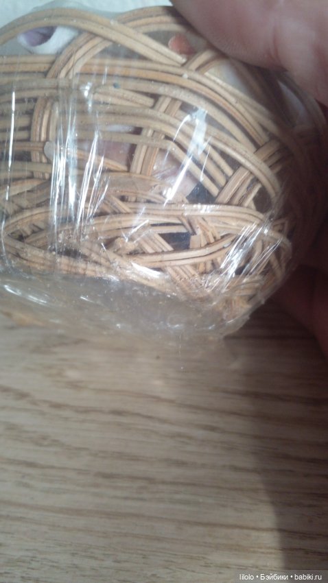 Корзина с ракушками для кукольного интерьера (фото 2)