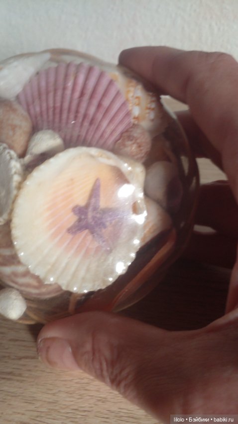 Корзина с ракушками для кукольного интерьера (фото 3)