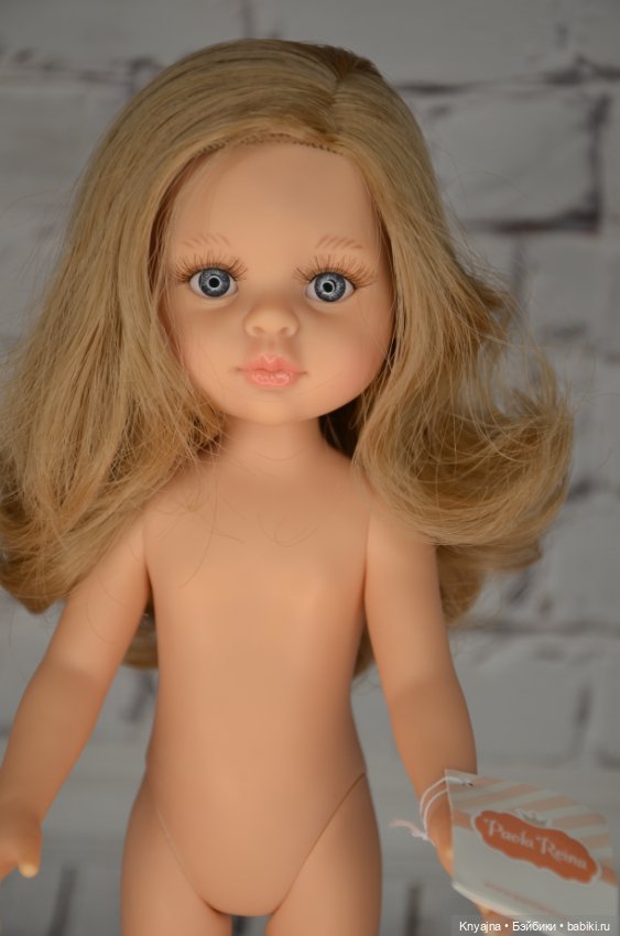 Карла с волнистыми волосами от Паола Рейна, без трусиков (фото 4)