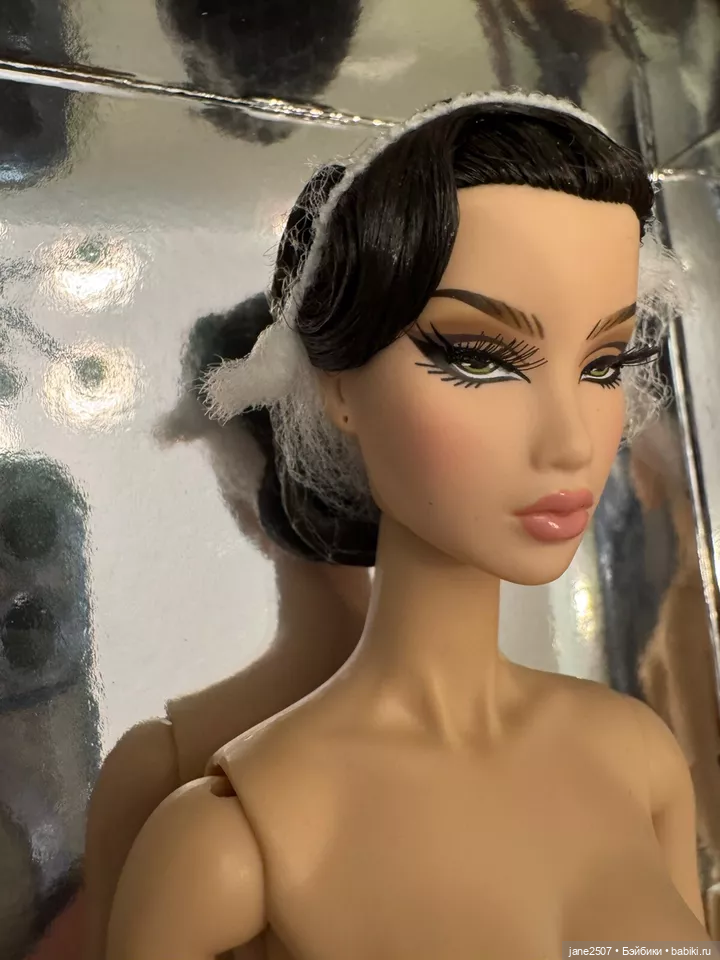 Fashion royalty Kyori Redefined Luxury Nude MIB