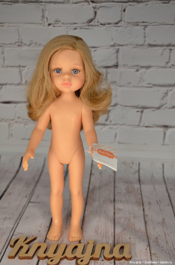 Карла с волнистыми волосами от Паола Рейна, без трусиков (фото 2)