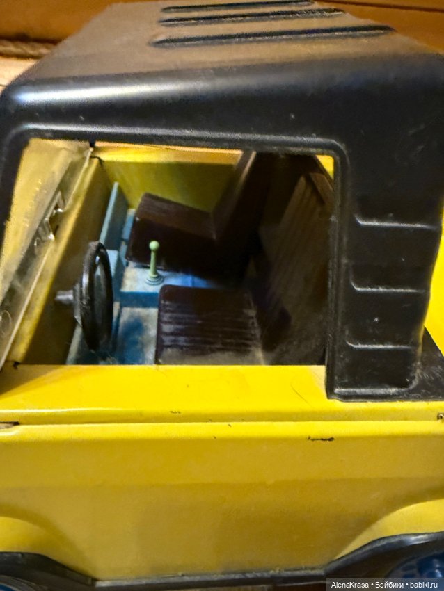 Машина жестяная ссср — Винтажные куклы и игрушки детства (фото 5)