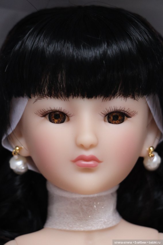 Кики от Руби Ред, Kiki Ruby Red