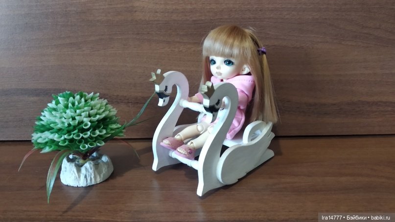 Продам стульчик -" Лебеди" (фото 2)