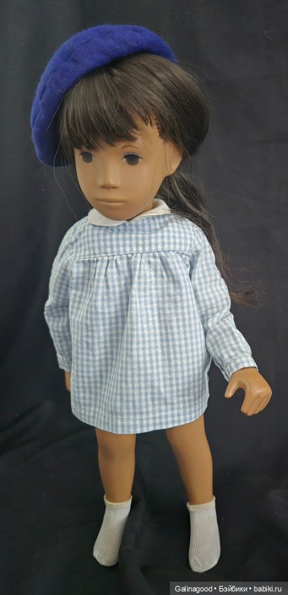 Брюнетка Sasha Morgenthaler