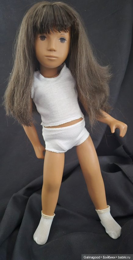 Брюнетка Sasha Morgenthaler