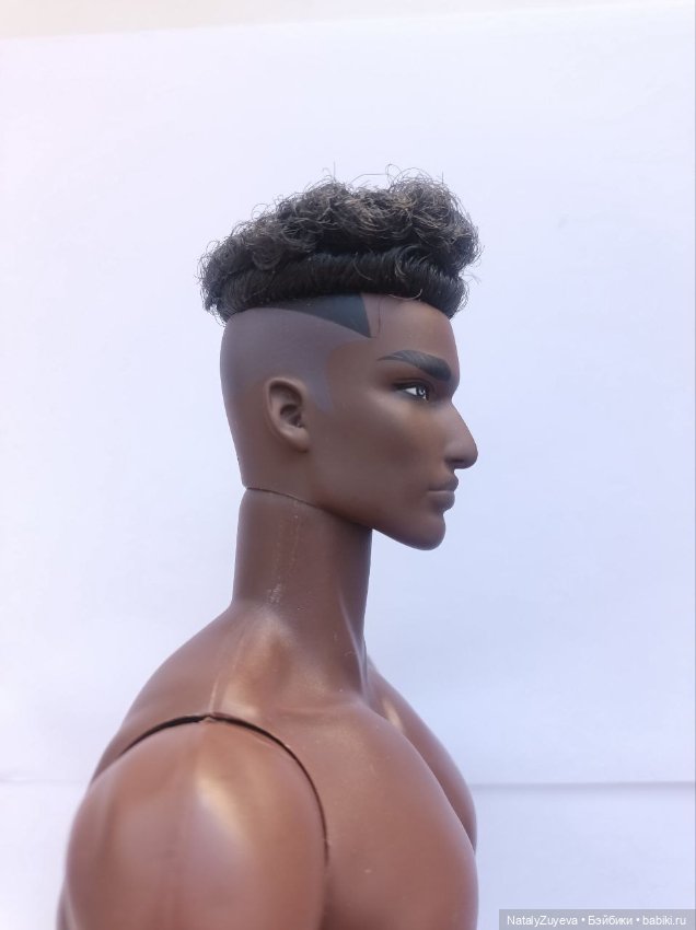 Темнокожий мускулистый Adonis David от Mizi dolls (фото 3)