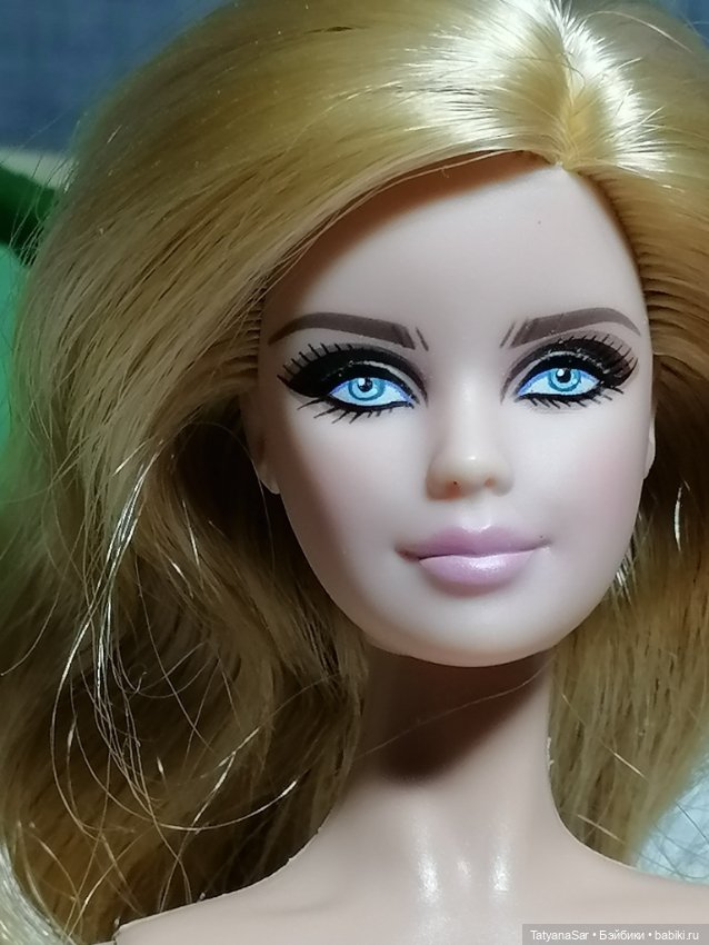 Барби Россыпь бриллиантов. Barbie beaded Gown (фото 2)