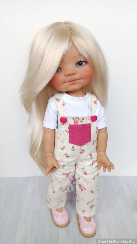 Парики 8-9" - Каскад с длинной челкой, 2 цвета. На Meadow dolls 28 см, Wichtel, Руби Ред 37 см (фото 7)