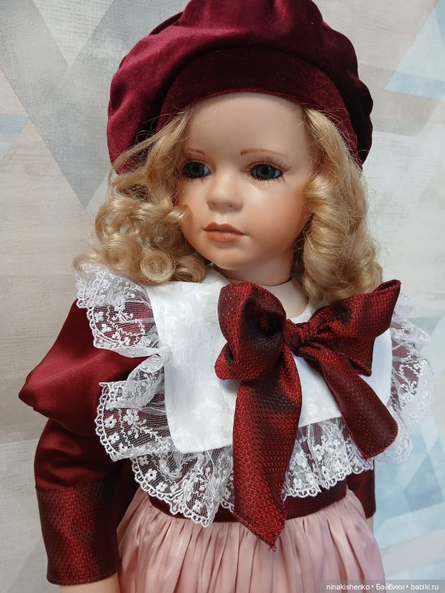 Нарядное платье для большой куклы (фото 5)