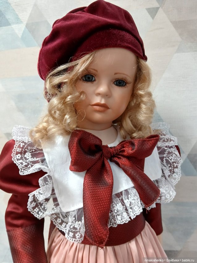 Нарядное платье для большой куклы