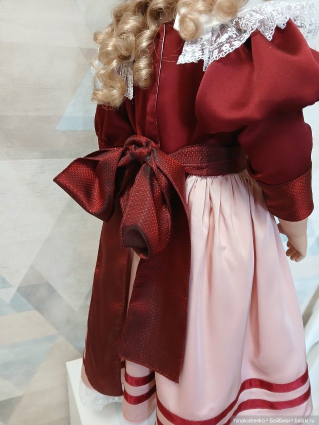 Нарядное платье для большой куклы (фото 6)