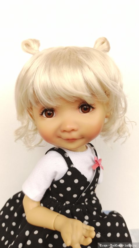 Парики 8-9" - Волнистый с двумя петельками, 5 цветов. На Meadow dolls 28 см, Wichtel (Вихтель) (фото 2)