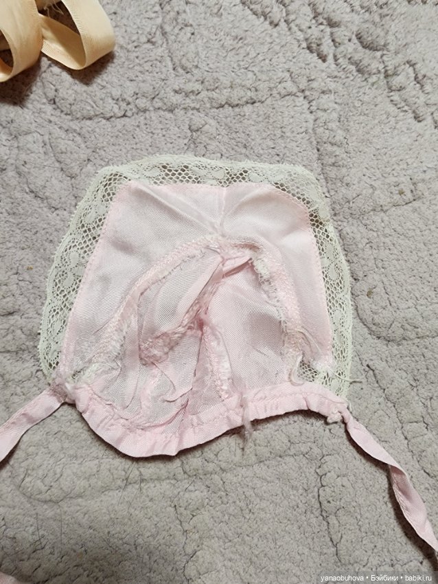 Винтажные чепчики для антикварных и винтажных кукол