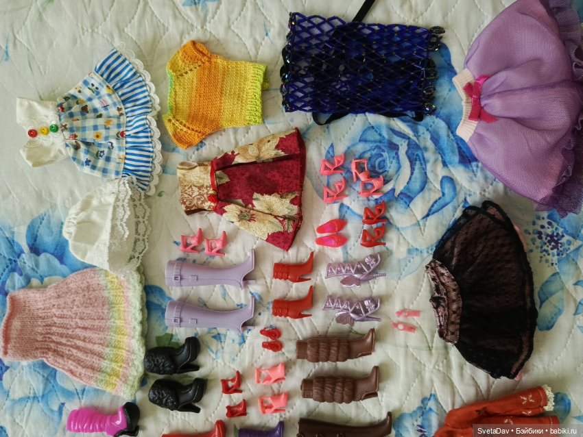 Туфли на кукол Тоннер, Барби, Синди, бигуди, наряды, шарфы и другое (фото 8)