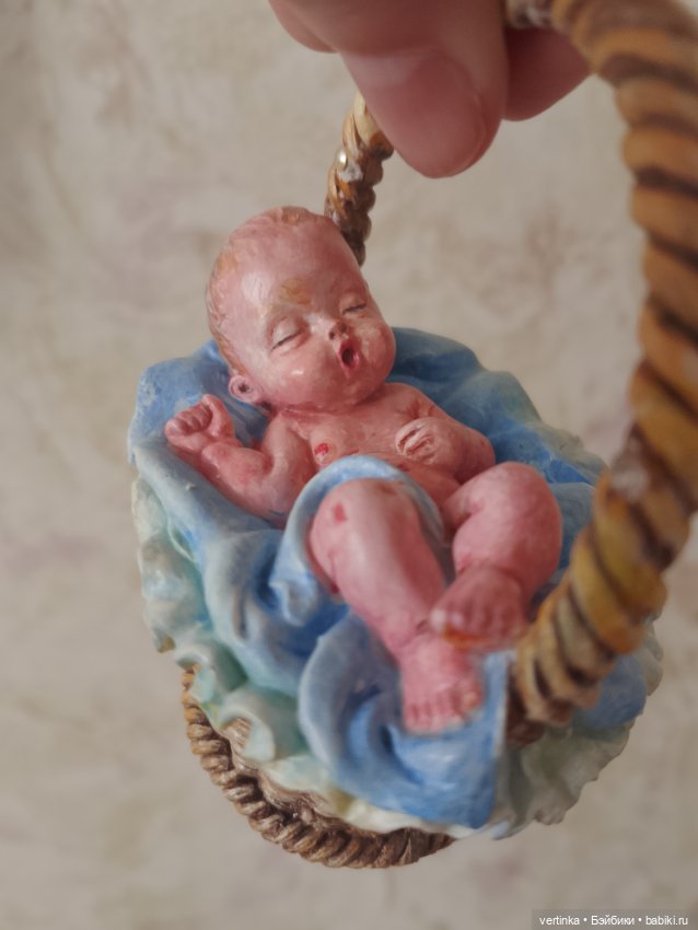 Фигурка младенец в корзинке (фото 5)