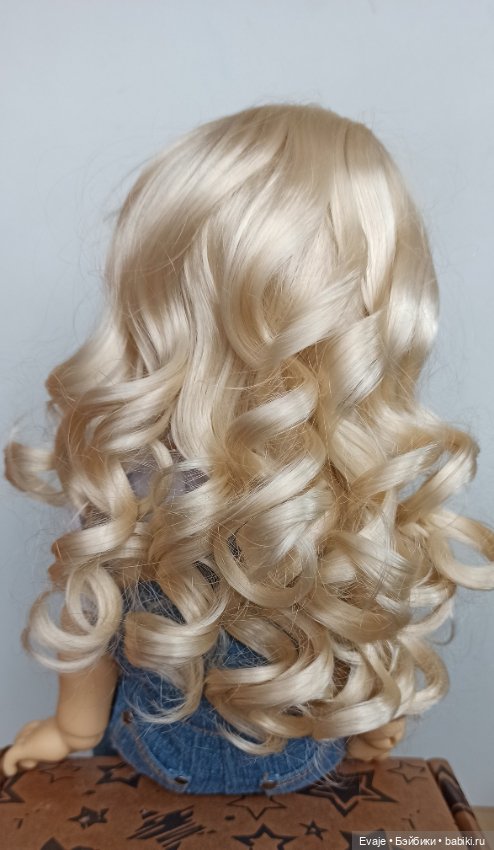 Парик 9-10" - Длинные локоны с пробором и челкой - сливочный блонд (фото 7)