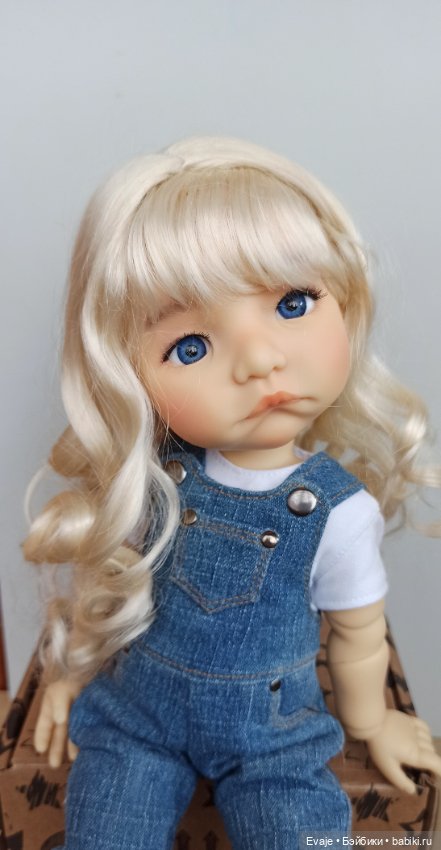 Парик 9-10" - Длинные локоны с пробором и челкой - сливочный блонд (фото 6)