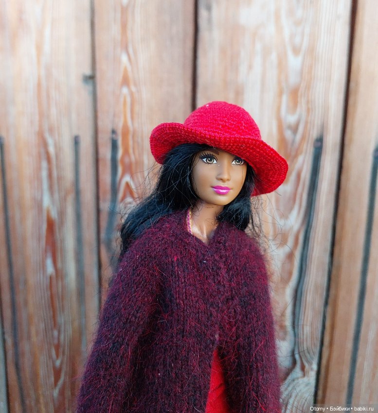 Шапочки, береты, шляпки для кукол (фото 9)